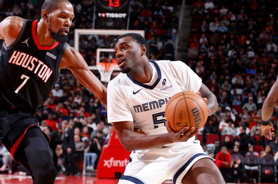 看球直播-面对火箭不断打铁，灰熊替补后场这样的状态还能留在轮换阵容中？